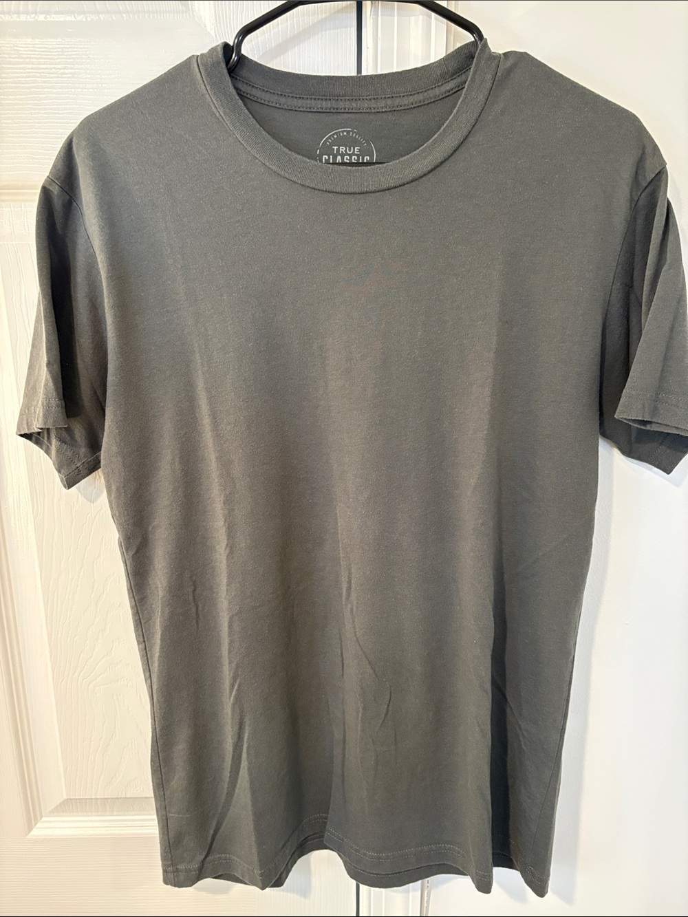 True Classic Men's Short Sleeve Crew Neck T-Shirt in Charcoal Gray